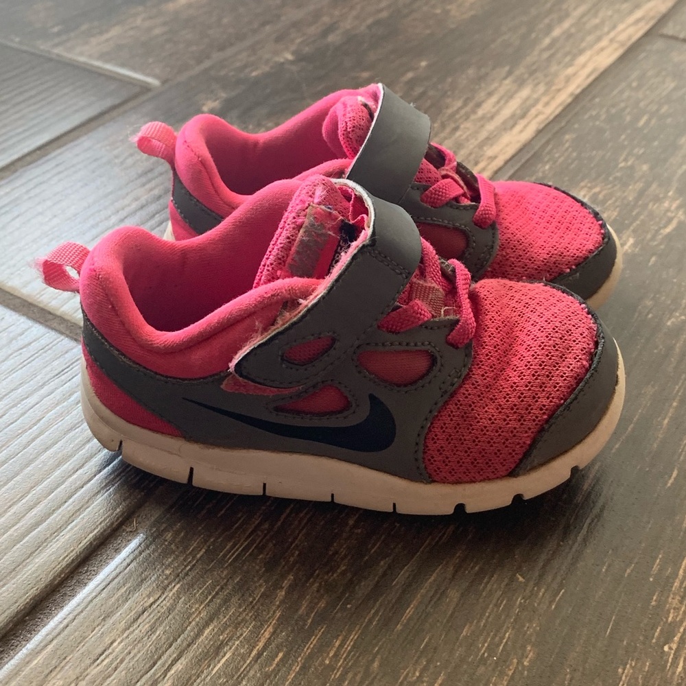 Nike Free 5 toddler girl athletic shoes/sneakers